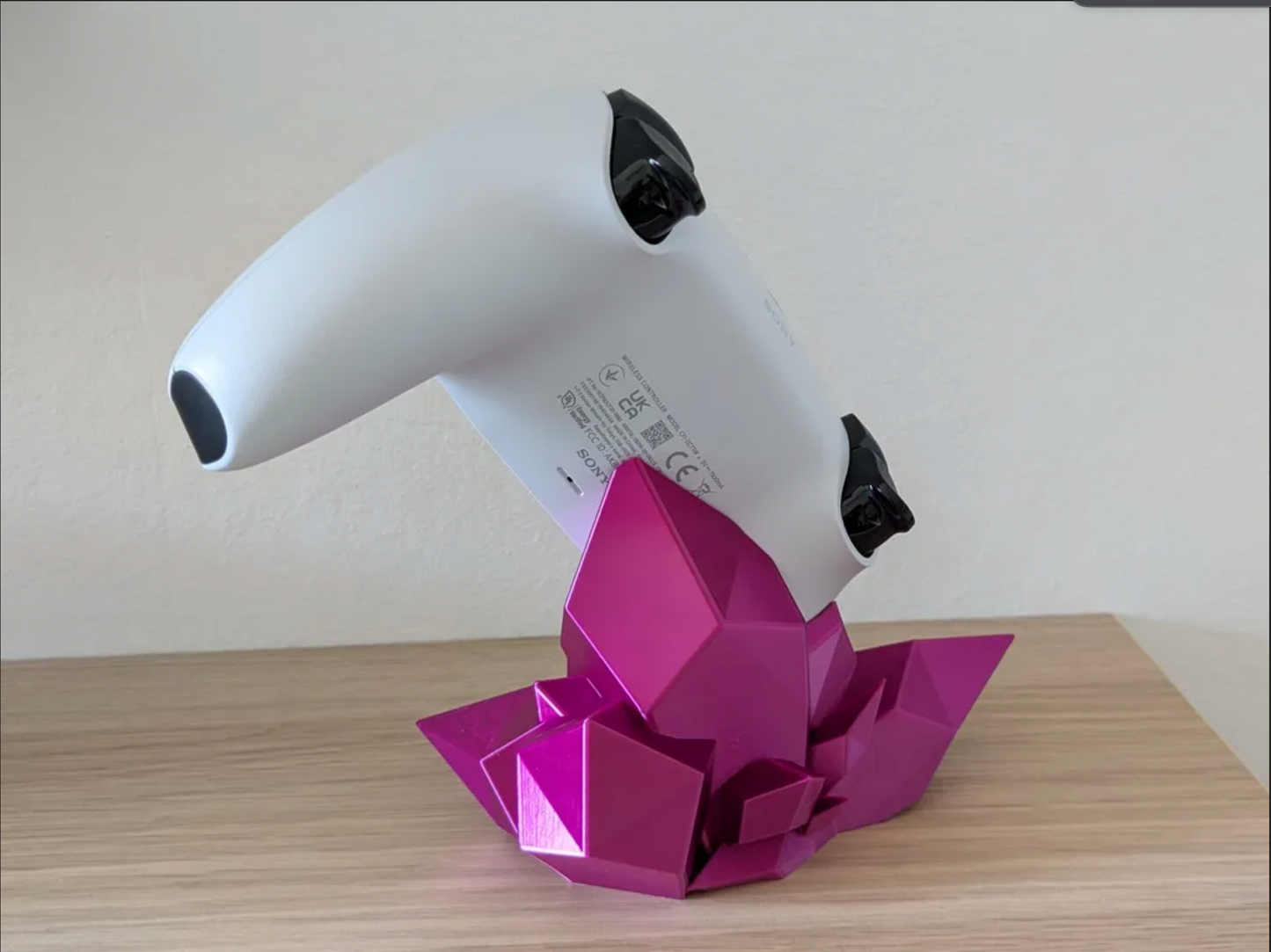 Geometric Crystal Controller Stand – PS5 & DualSense